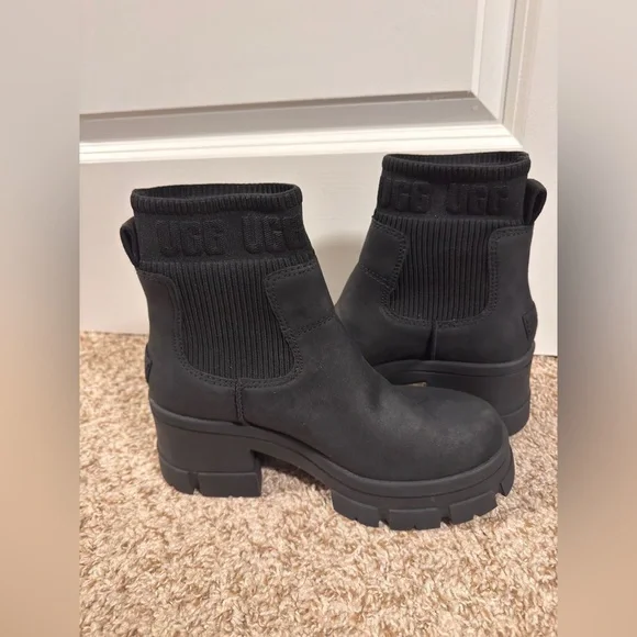 UGG Brooklyn Chelsea Black Boots - Women's Boots Size 9 Color Black $180 NWOT - Picture 4 of 10